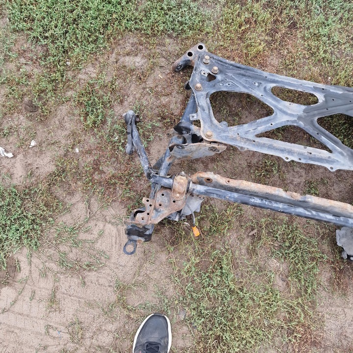 фото №10, Підрамник подушки двигуна a6 c7 kpl