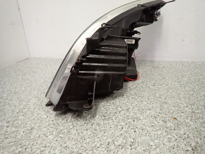 фото №6, Toyota corolla verso 07- лампа передняя правая фара правые d-cat