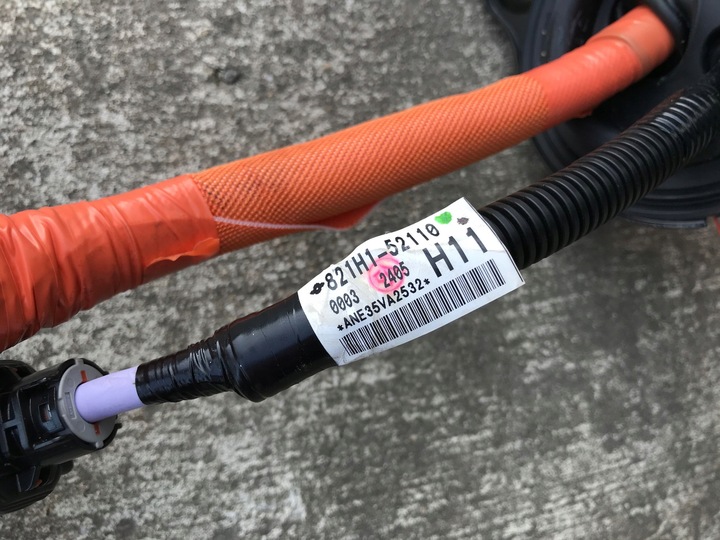 фото №7, Lexus lbx 2024 1.5 гибрид жгут шланг питающий аккумулятора 821h1-52110