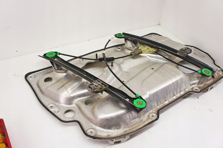 фото №8, Ir078 bentley flying spur i механізм скла перед