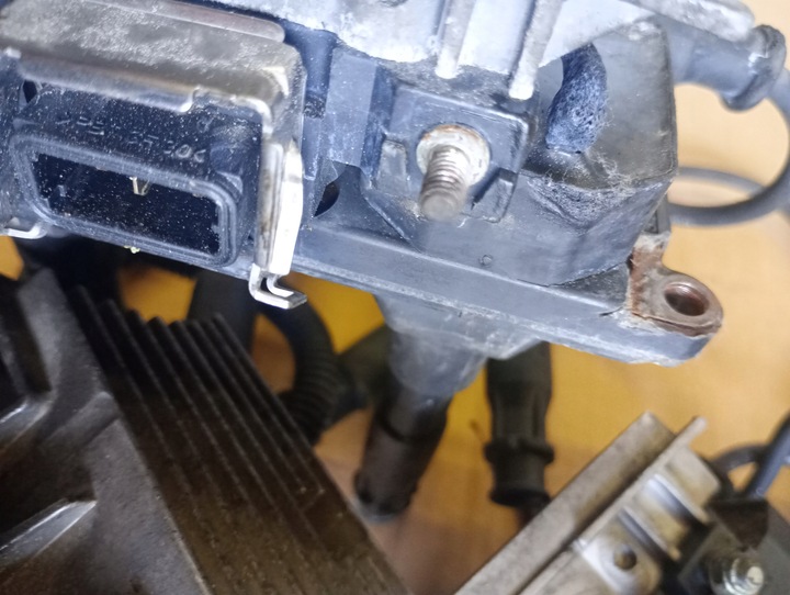 фото №9, Котушка запалювання vw passat audi a4 skoda superb 1.8b 058906105a