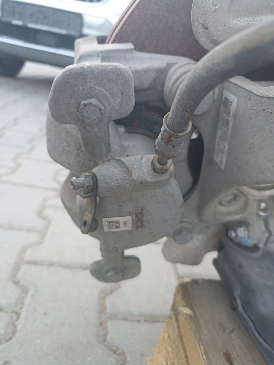 фото №7, Суппорт тормозной перед левое правое bmw f40 f48 f39 jak новое 6860267 6860268