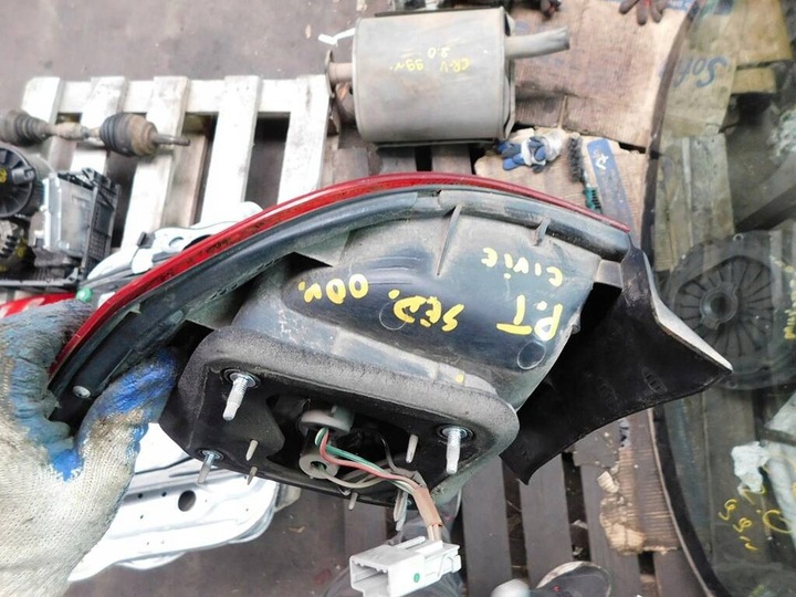 фото №13, Honda civic vi 1.5 00r sed лампа правые зад