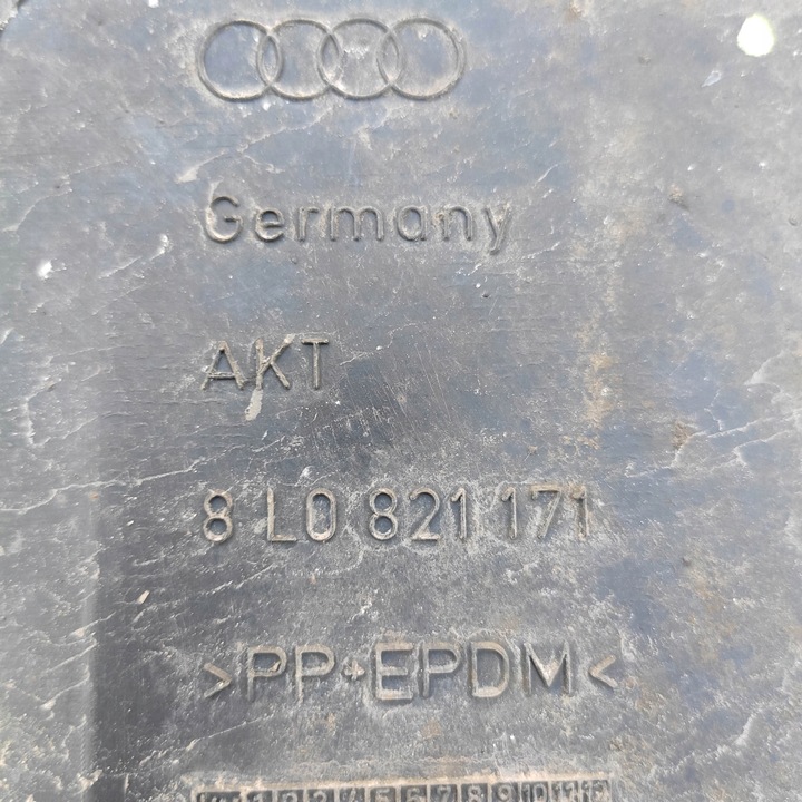 фото №6, Подкрылок левый перед audi a3 8l 8l0821171