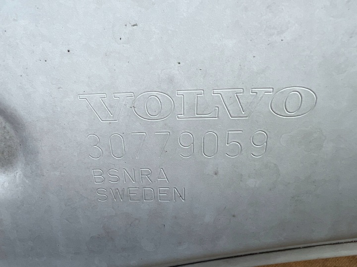 фото №11, Volvo v40 ii 2013-2017 капот