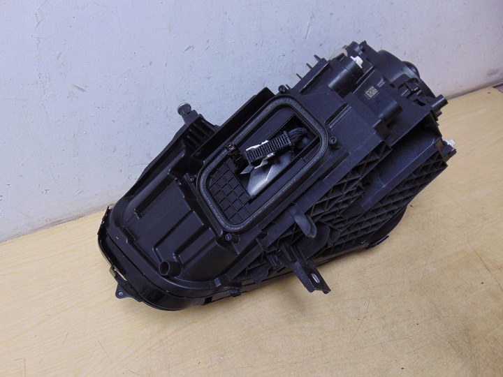 фото №13, Лампа права перед mercedes w247 повний led європа