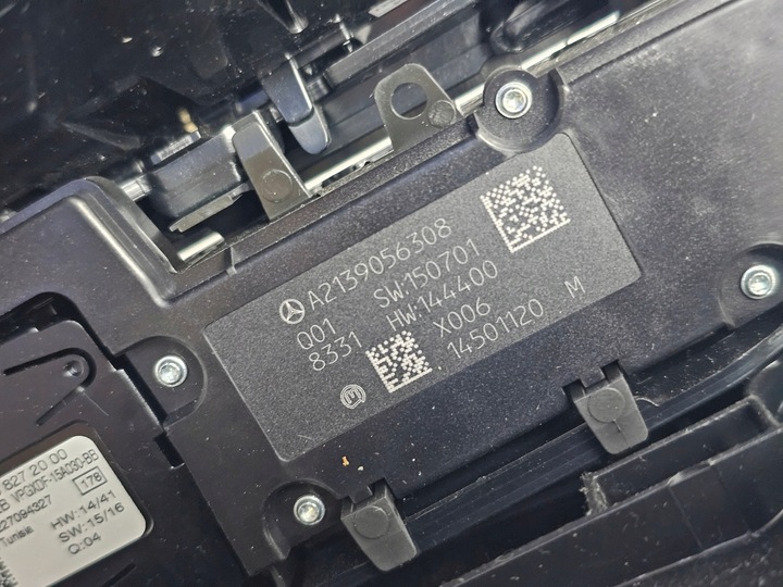 фото №14, Рамка туннель панель idrive mercedes w213 pad e климат пепельница часы led