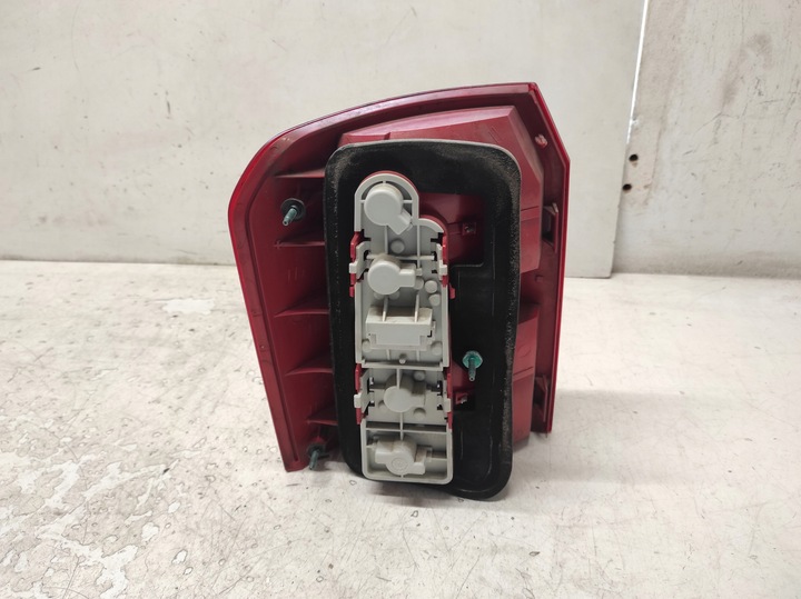 фото №3, Audi a2 99- лампа правая зад 8z0945096b