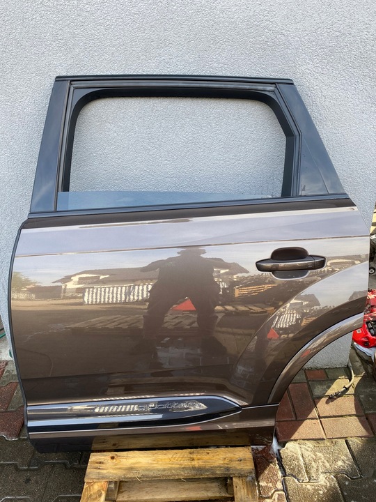 фото №1, Audi q7 sq7 4m дверь левая задние комплектные ly8s