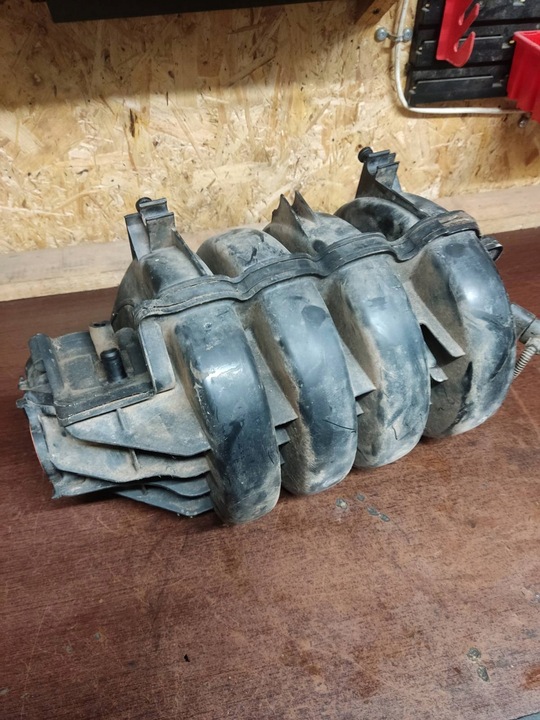 фото №5, Коллектор всасывающий vw golf plus v 03c129711f 1.6 115km 04-13