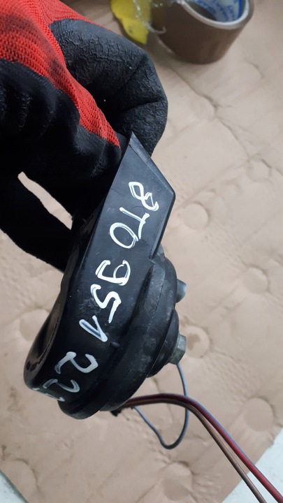 фото №5, A4 b8 s4 klaskon звуковой крепление правые перед