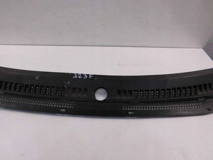 фото №6, Mazda 323f bj 98-00 панель под лобовым стеклом пластиковый уплотнитель стекла