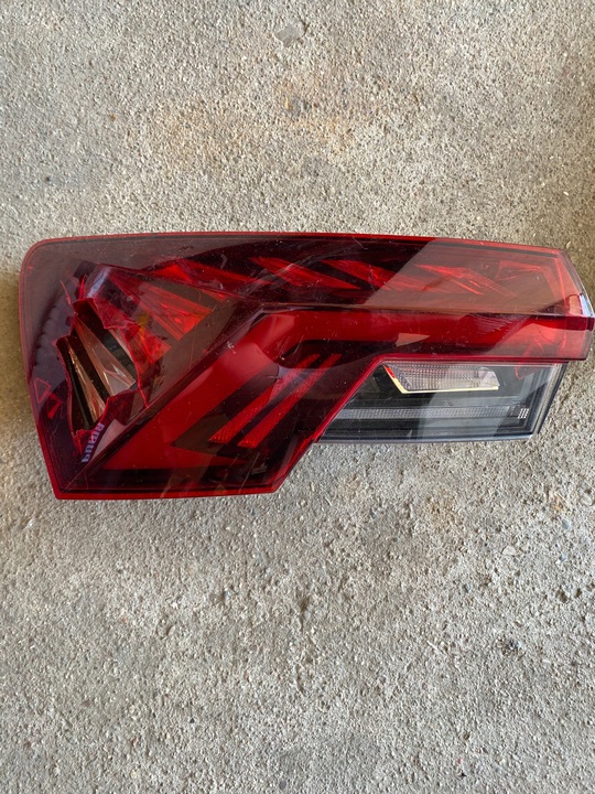 фото №1, Лампа зад ліва skoda octavia iv пошкоджена