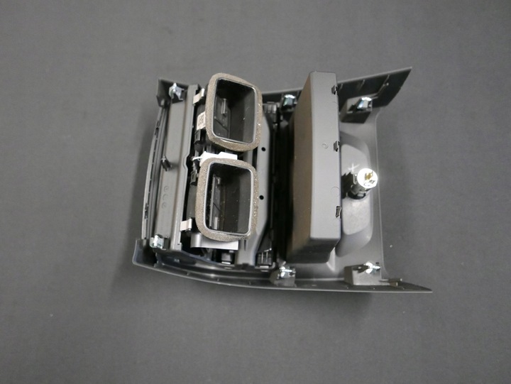 фото №12, Bmw g30 g31 g32 решітка повітропровід тунель задній 9357865