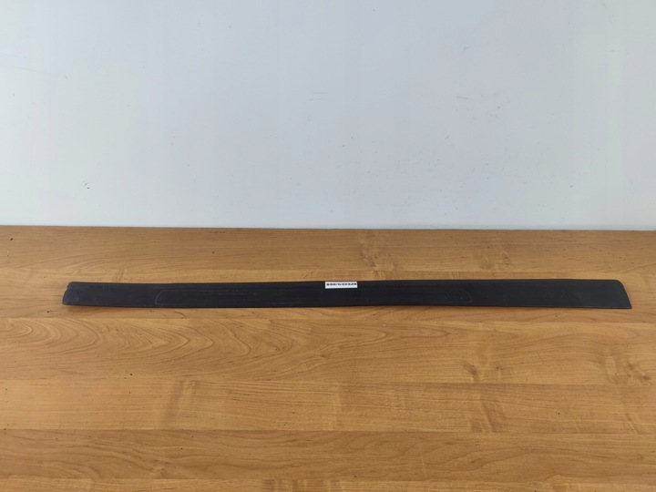 фото №1, Audi a6 c6 4f права планка порогова накладка перед