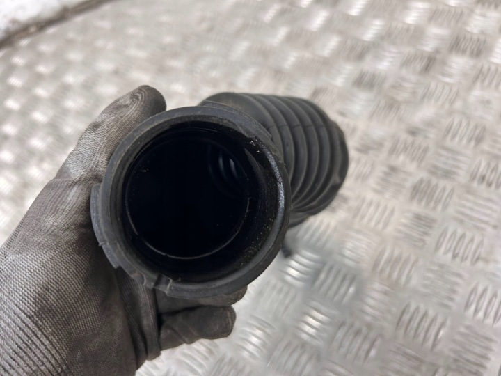 фото №6, Трубка  водяной турбокомпрессора maserati levante 670031927