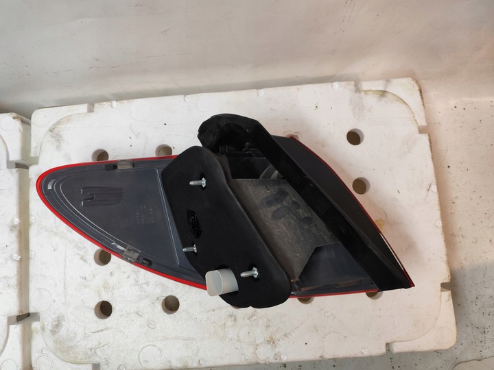 фото №4, Mercedes w246 b класс рестайлинг лампа led зад левая демонтаж