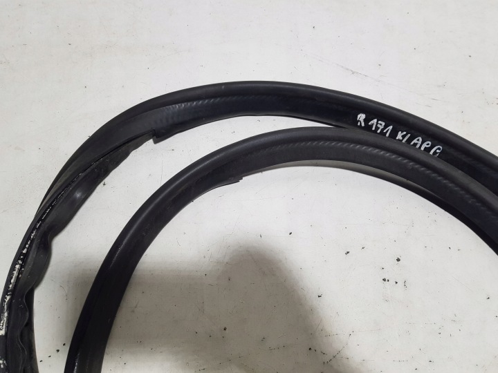 фото №6, Mercedes slk r171 w171 уплотнитель крышки багажника a1717500098