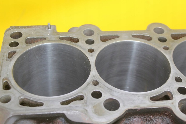 фото №7, Блок  двигуна vw bora golf iv skoda octavia 2.0b 8v bbw 06a103021c