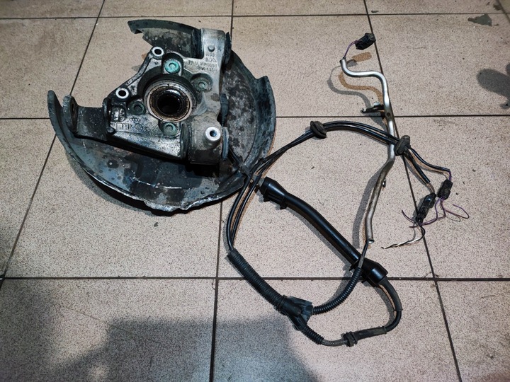 фото №1, Ступица поворотный кулак левый зад audi a6 c5 s6 4.2 v8