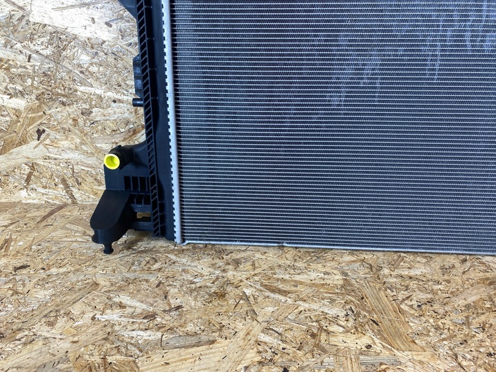 фото №9, Радиаторов воды mercedes w177 w247 x247 w118 a2475003800