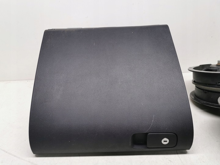 фото №1, Бардачок пассажира volkswagen golf v pius 5m1857097 all/w/g