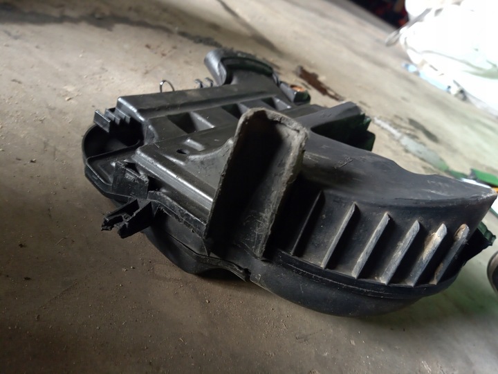 фото №10, Корпус фильтра powietrzarenault trafic vivaro 1.9dci 7700114532 8200065768