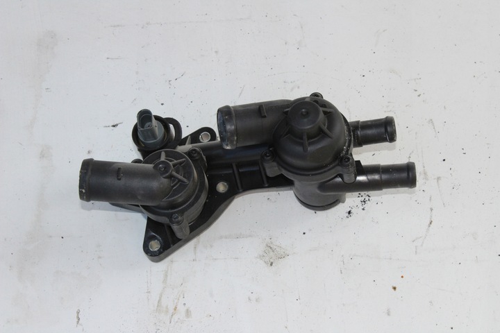 фото №1, Корпус термостата 03c121118d термостат vw audi