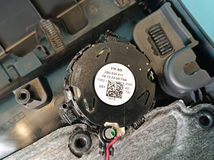 фото №10, Skoda octavia iv combi 2,0tdi 110kw 2023r дверная карта (обшивка) правая зад 5e7867024a