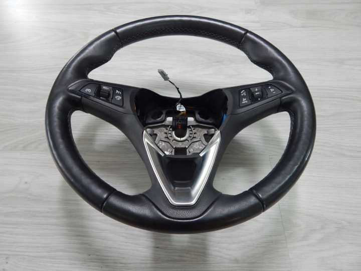 фото №7, Opel corsa e - кермо шкіра з підігрівом з підігрівом круїз-контроль оригінал