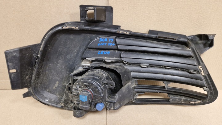 фото №14, Peugeot 308 t9 рестайлинг 17- решётка радиатора хром решётка решётка бампера перед каркас оригинал