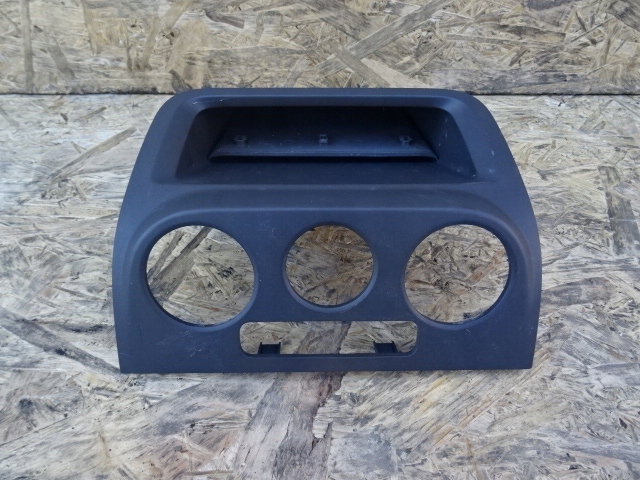 фото №1, Рамка бардачок vw golf v plus 5m0819422