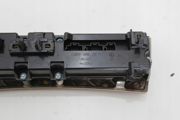 фото №8, Панель переключателей dekor дерево оригинальный номер mercedes clk w209 рестайлинг a2096890031