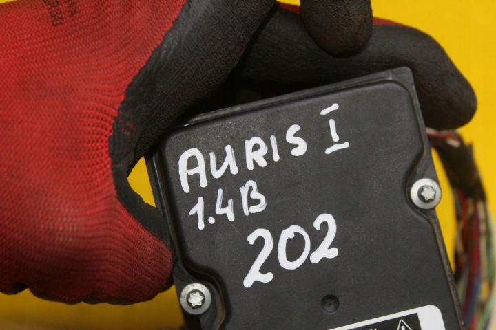 фото №8, Головний гальмівний циліндр toyota auris i 1.4 b 44510-02110