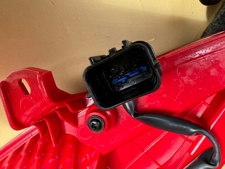 фото №13, Hyundai tucson 4 iv 20r- лампа протитуманна права задня правий зад