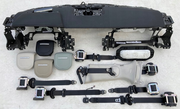 фото №1, Range rover discavery v 5 панель консоль подушки