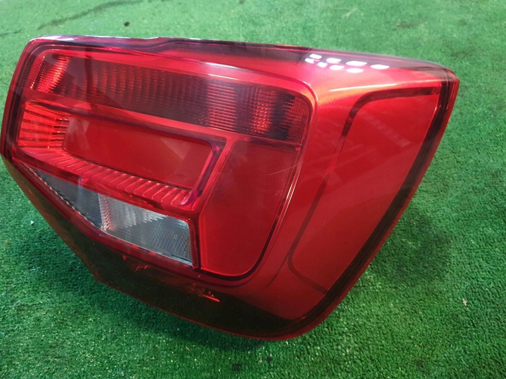 фото №3, Audi q2 лампа правые зад 81a945070b