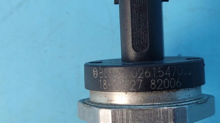 фото №12, Bmw x3 g01 lci sdrive30i 23r паливна рейка  8665633 датчик 0261547002