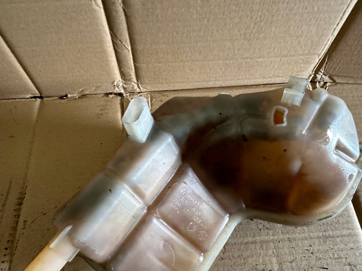 фото №9, Бачок розширювальний audi a4 b7 8e0121403