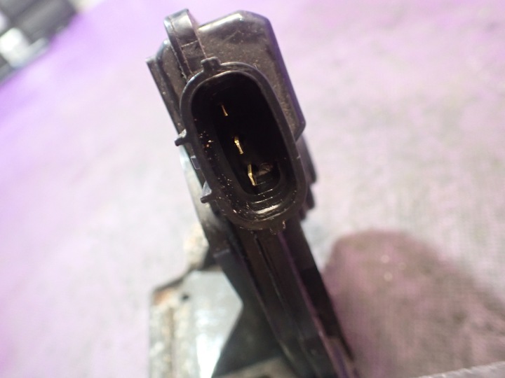 фото №4, Toyota auris i 06- 5d замок кришки багажника 3 pin