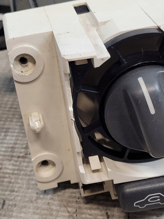 фото №13, Панель повітропровід кондиціонера оригінальний номер 863583 volvo v40 i 1 99r 1.6b