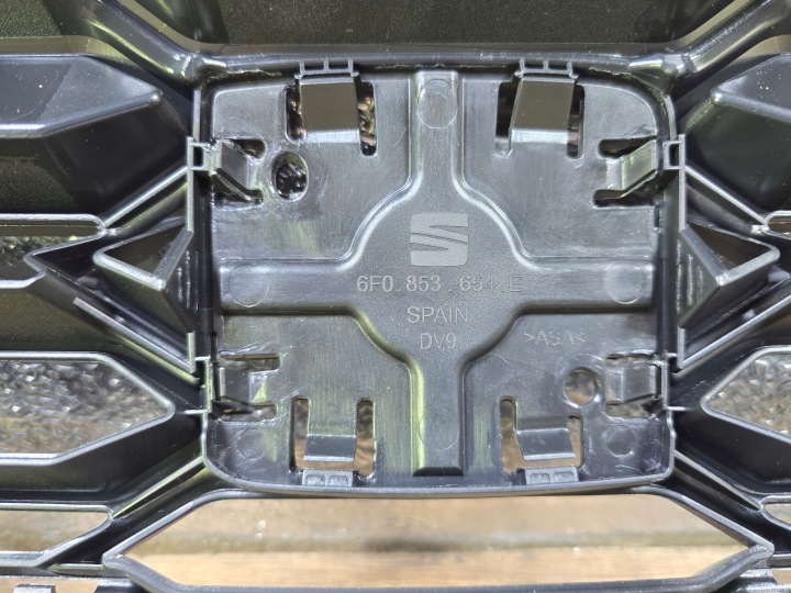 фото №5, Seat ibiza v 6f 17- fr решётка радиатора новая оригинальная 6f0853654e