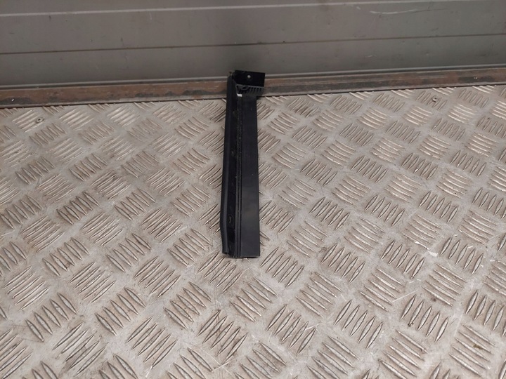 фото №5, Ford mustang vi 2016 зад сторона правая планка / прокладка стёкла дверь