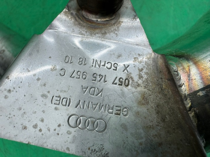 фото №9, Труба левая воздуховод трубка  интеркулер 057145957c audi a8 d3 4.0 tdi v8 02-