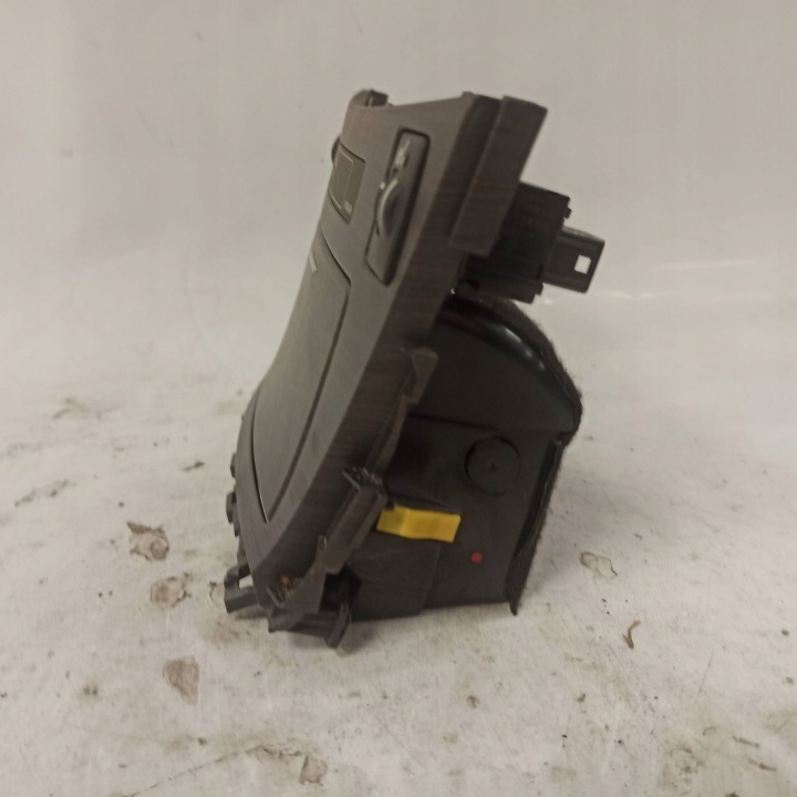 фото №6, Toyota avensis iii t27 пепельница панели распределительной 58804-05040