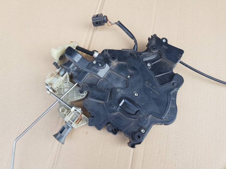 фото №9, Замок двері правих зсувних / vw caddy iii 04-15 / 2k0843654bc справний