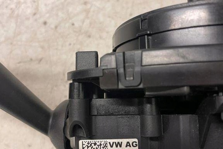 фото №7, Кольцо скользящий руль vw passat b7 аксессуар 365 5k0953569ab 2.0l