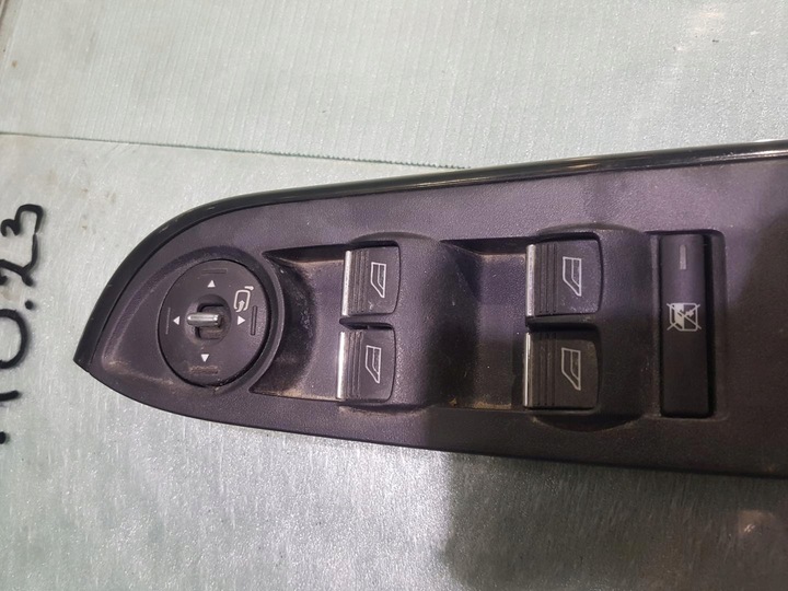 фото №2, Панель стекло левый перед ford b-max am5t14a132ga