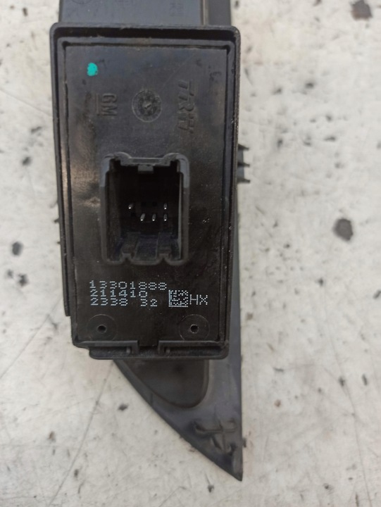 фото №11, Opel astra j панель стёкла правые зад 13301888 13258640