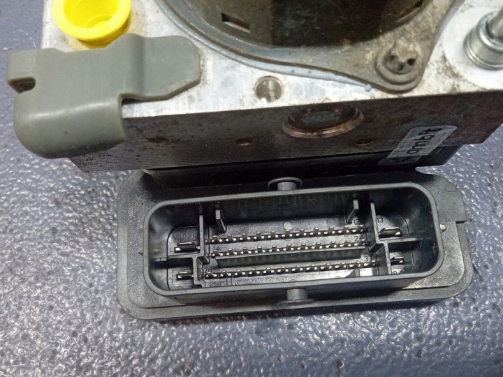 фото №6, Toyota auris ii e18 1.4 d4d блок керування abs 44540-02510